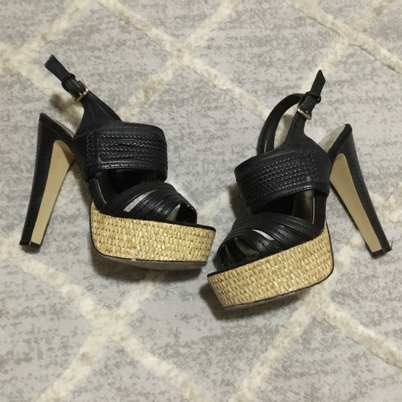 GUESS PLATFORM HEELS - Picture 2 of 3